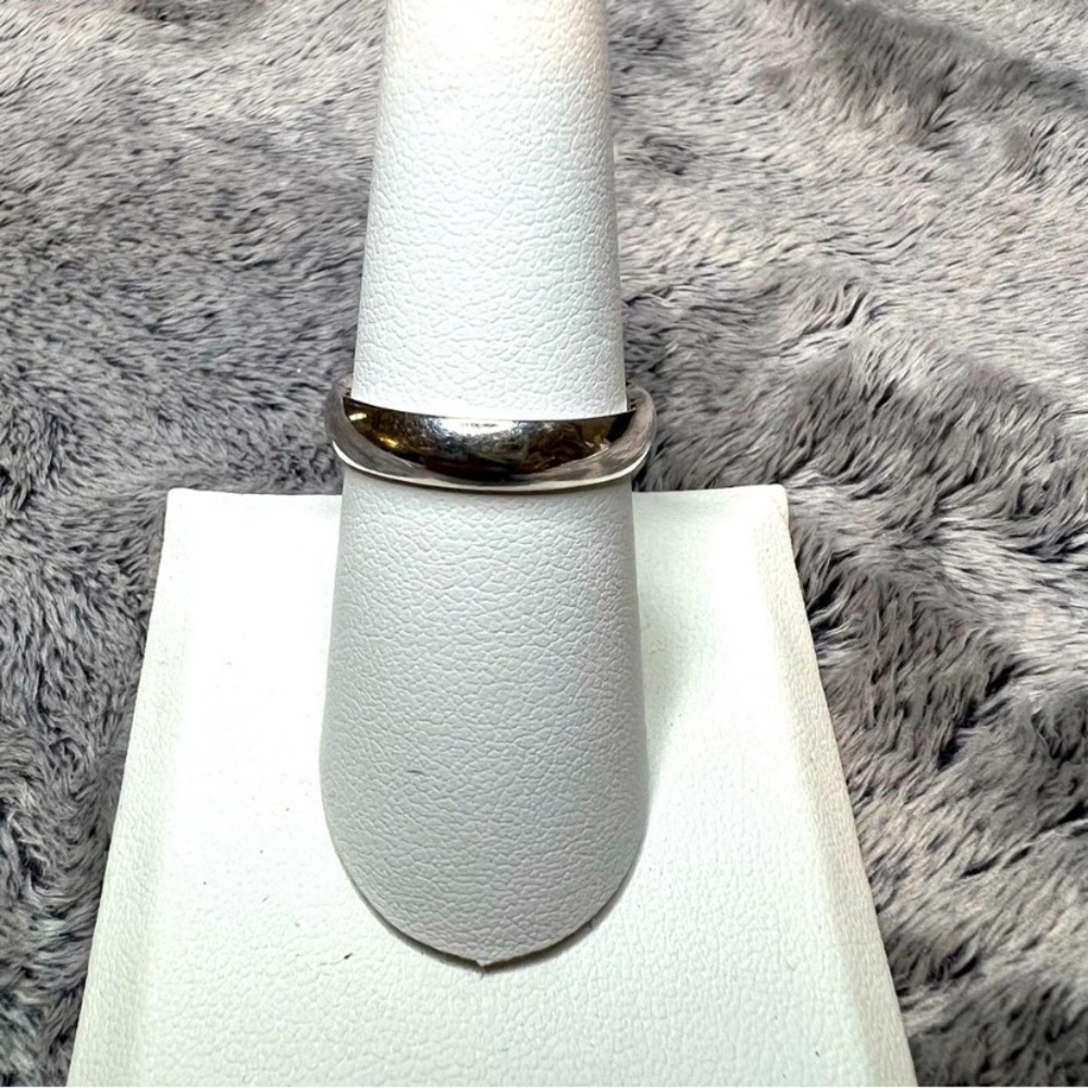 14k White Gold Band Ring